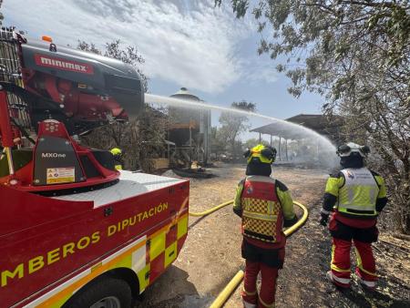 Imagen Los bomberos de la Diputación demuestran su madurez en el incendio de Brieva, cumpliendo su competencia en los núcleos urbanos...